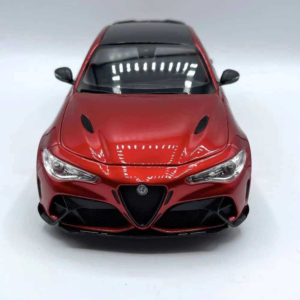 Bburago Alfa Romeo Giulia GTAm 1/18 (Κόκκινο)