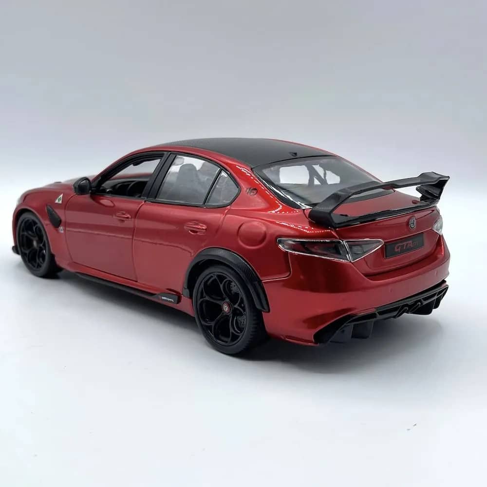 Bburago Alfa Romeo Giulia GTAm 1/18 (Κόκκινο)